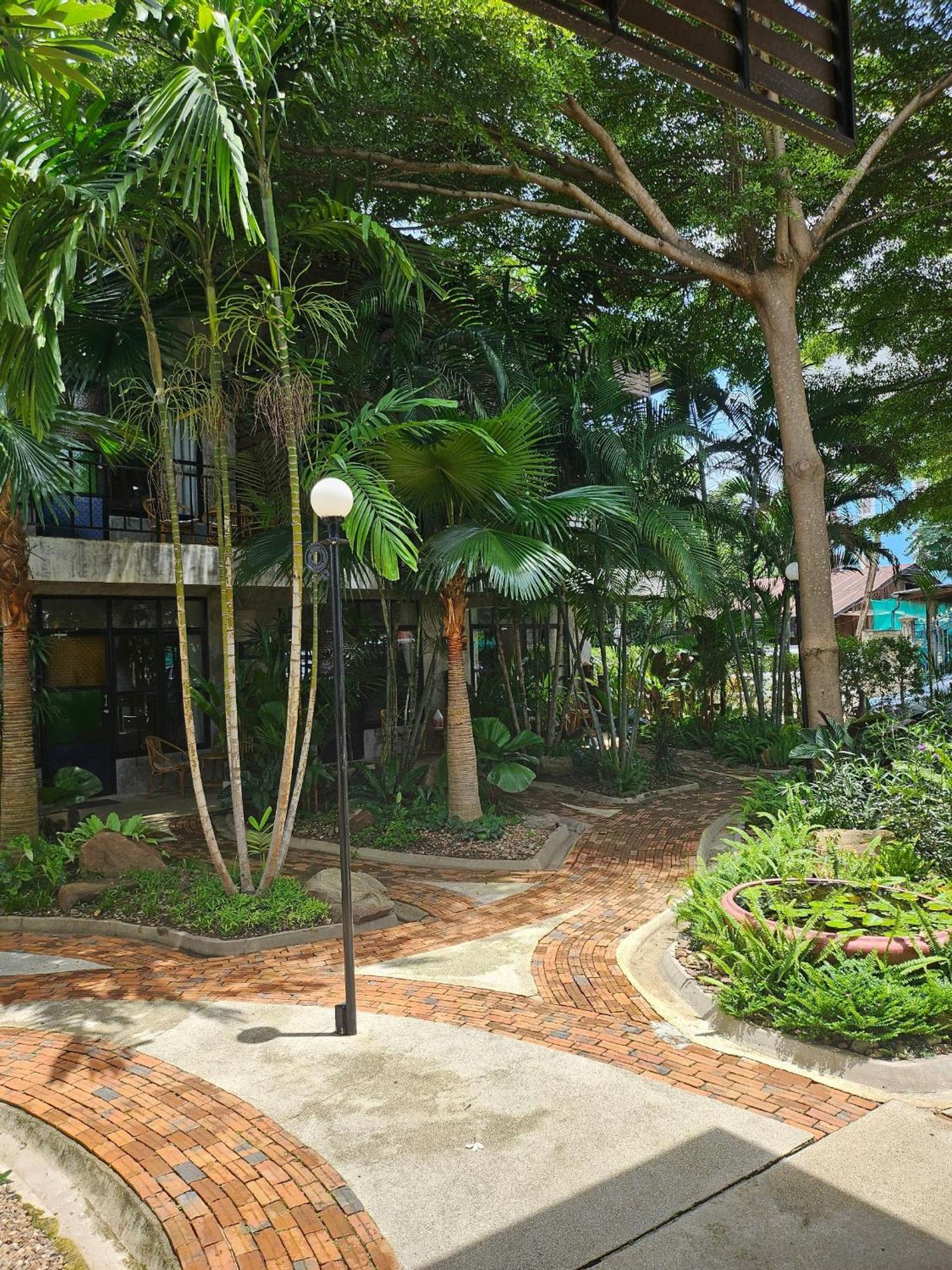 The Picturebook Guesthouse Mae Sot Eksteriør bilde